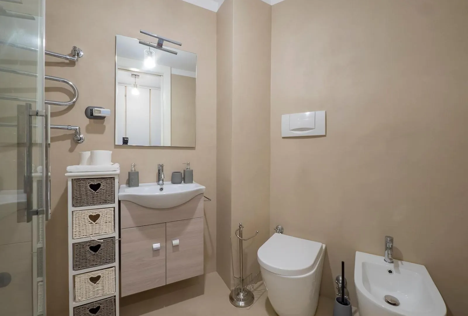 Youhosty - Elegant Duomo Apartment Милан