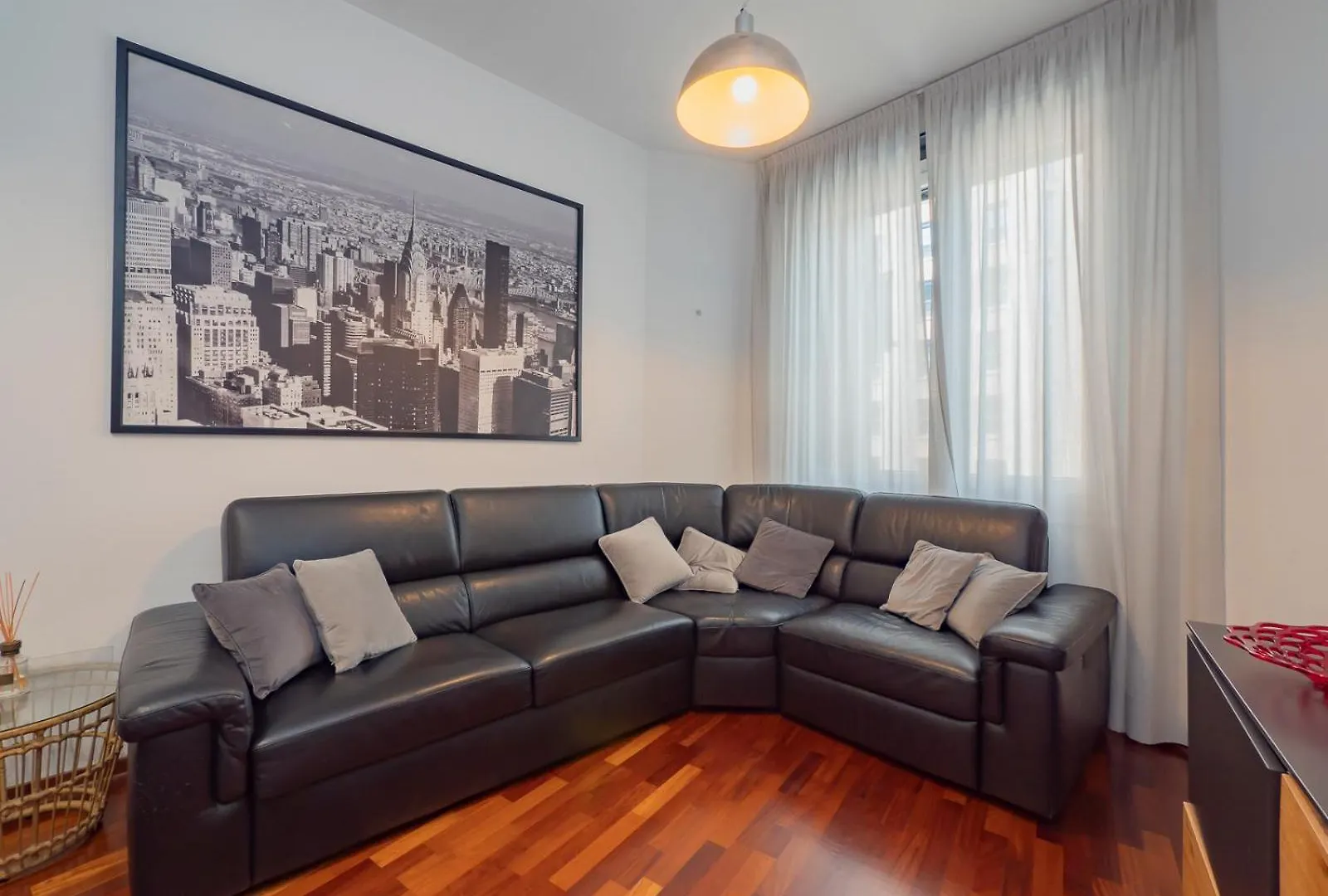 Youhosty - Elegant Duomo Apartment Milan