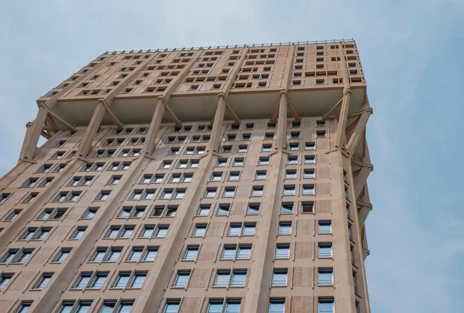 Youhosty - Elegant Duomo Apartment Milan